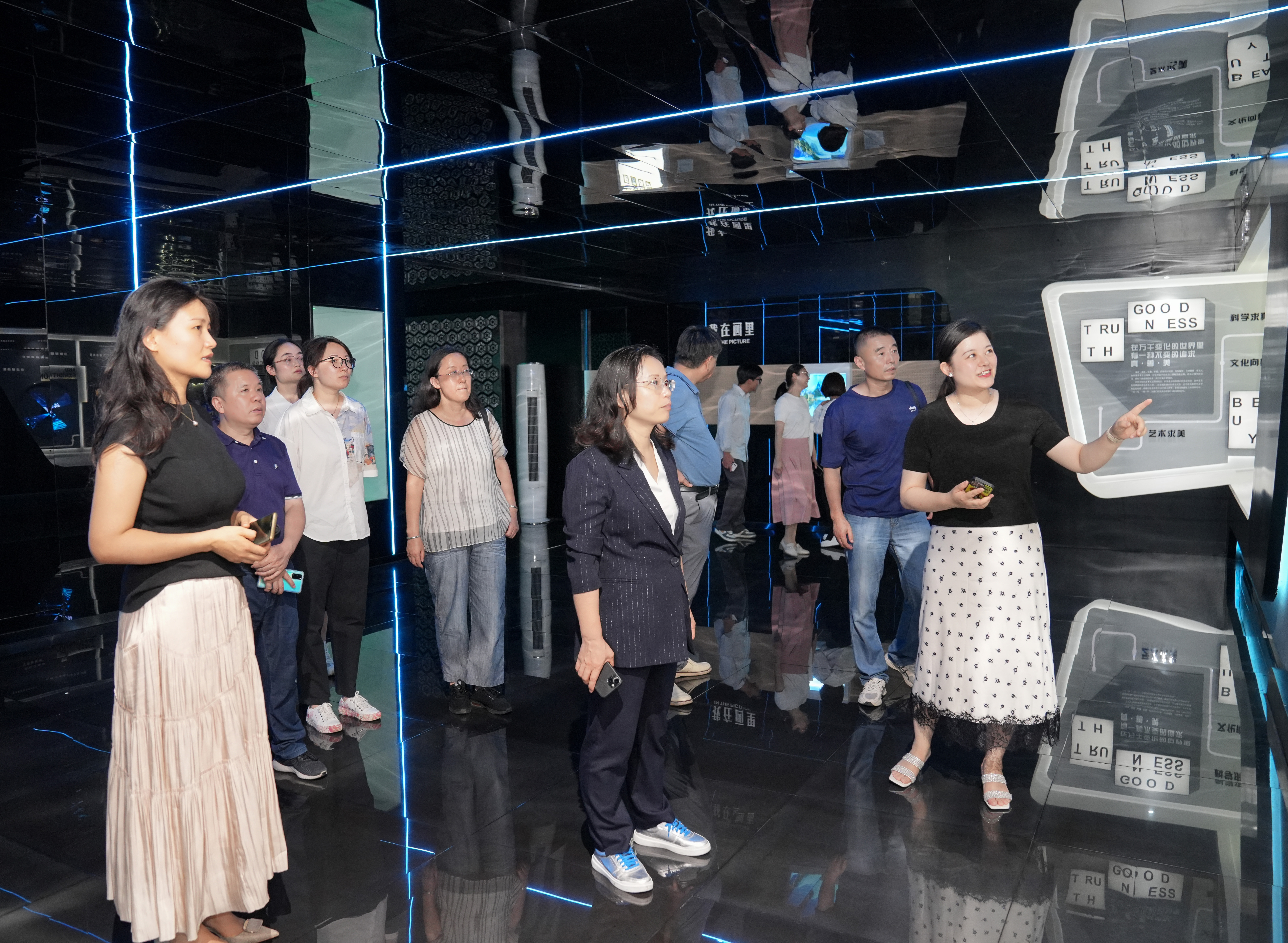 安達動(dòng)態(tài) | 中國旅游研究院副院長(cháng)唐曉云一行蒞臨考察調研